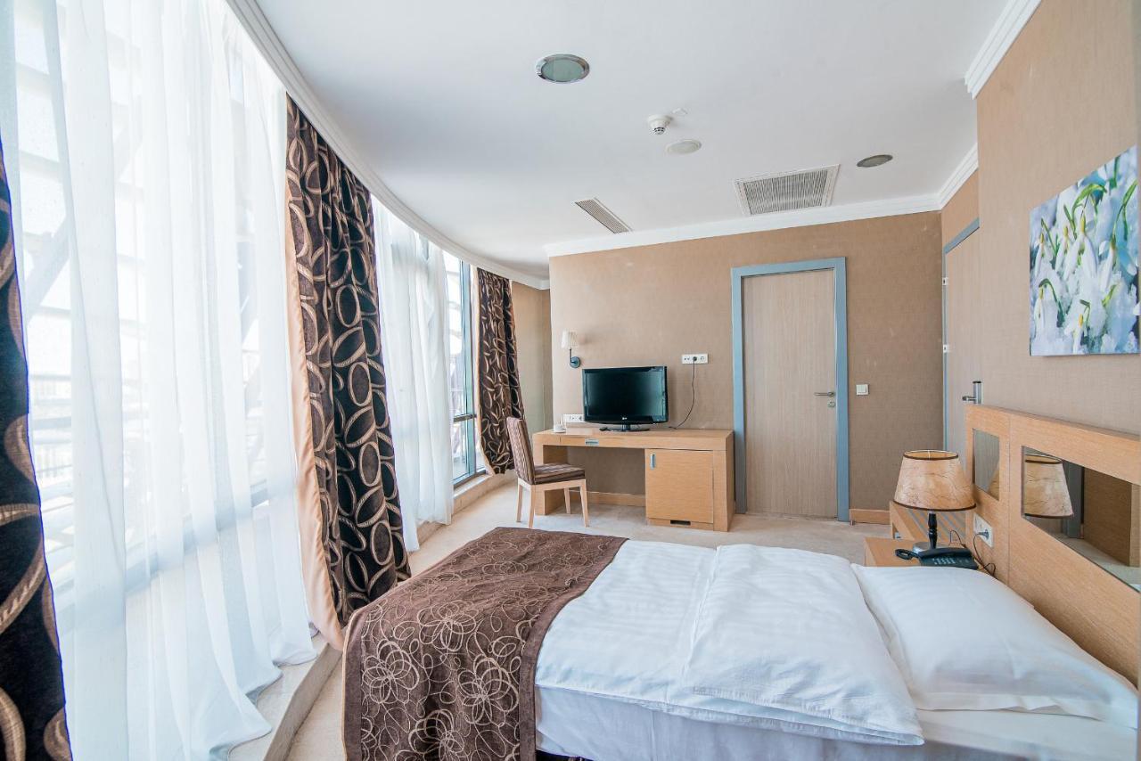 Alau Hotel Astana Eksteriør bilde