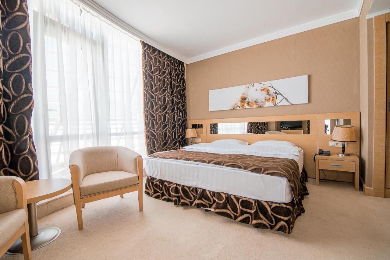 Alau Hotel Astana Eksteriør bilde
