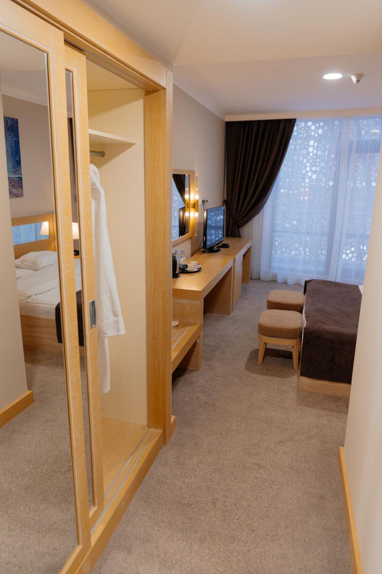 Alau Hotel Astana Eksteriør bilde
