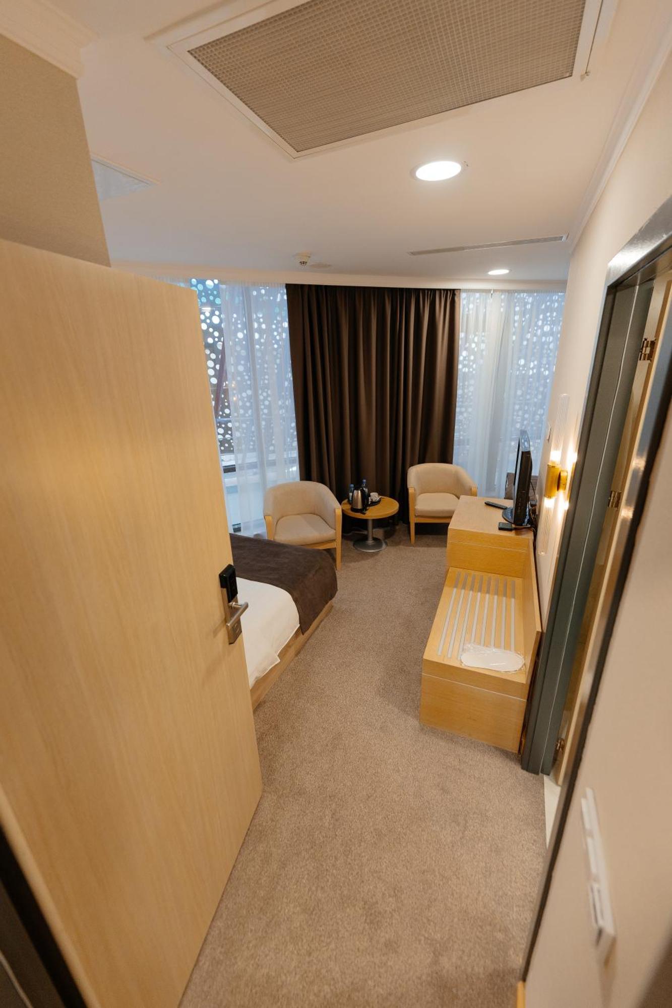 Alau Hotel Astana Eksteriør bilde
