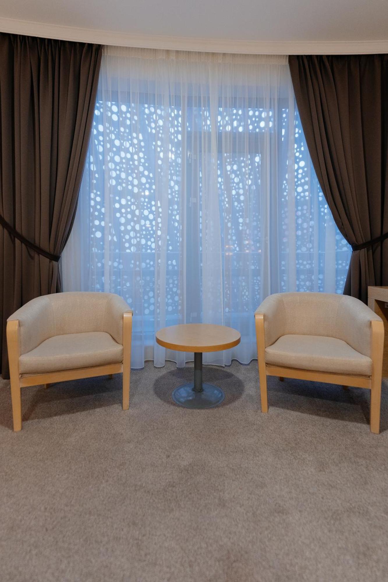Alau Hotel Astana Eksteriør bilde