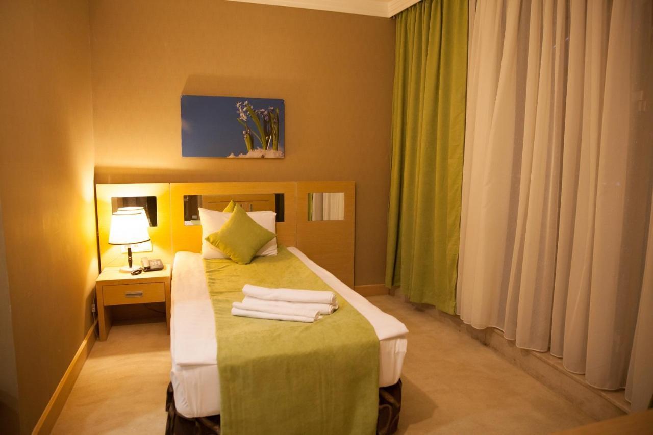 Alau Hotel Astana Eksteriør bilde