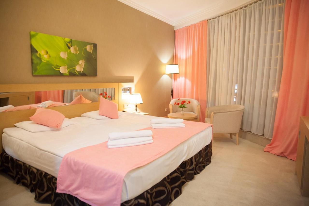 Alau Hotel Astana Eksteriør bilde