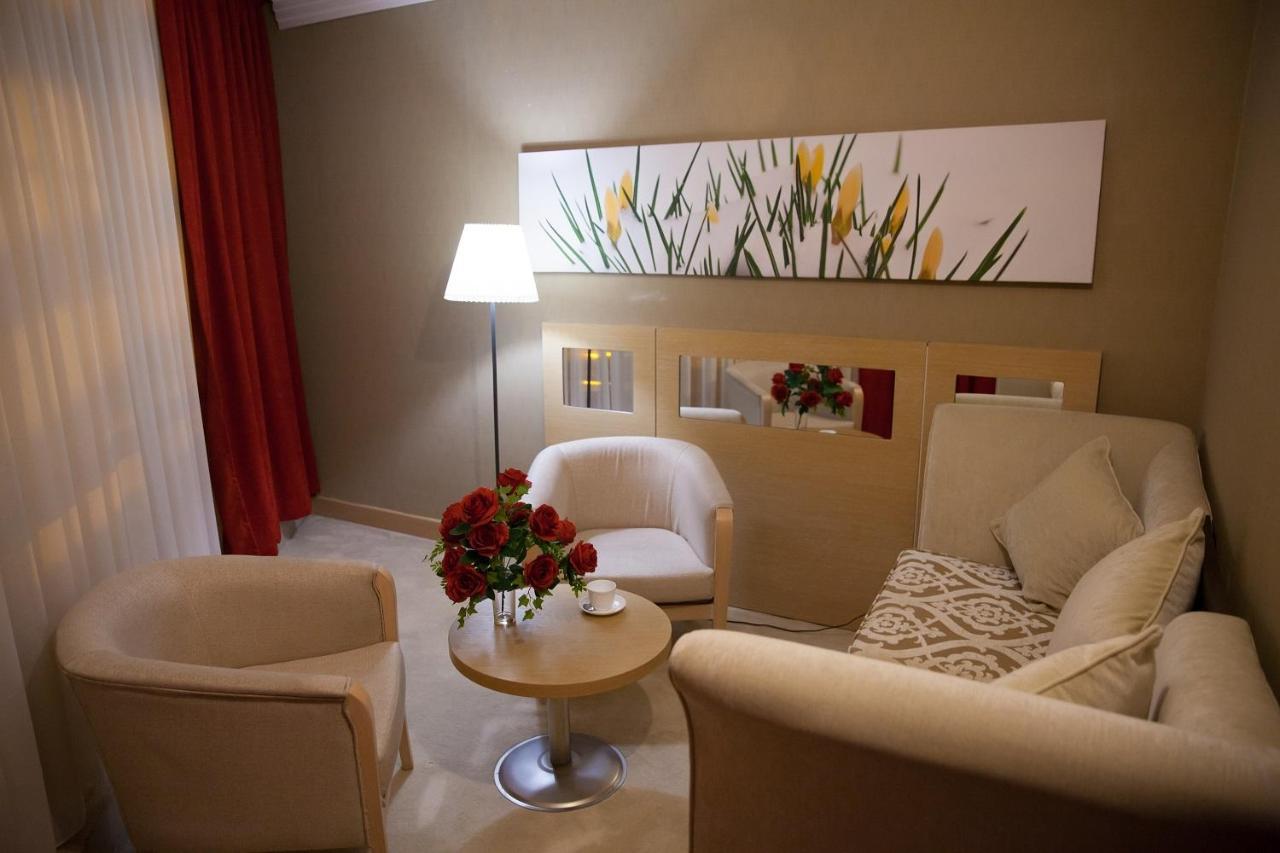 Alau Hotel Astana Eksteriør bilde